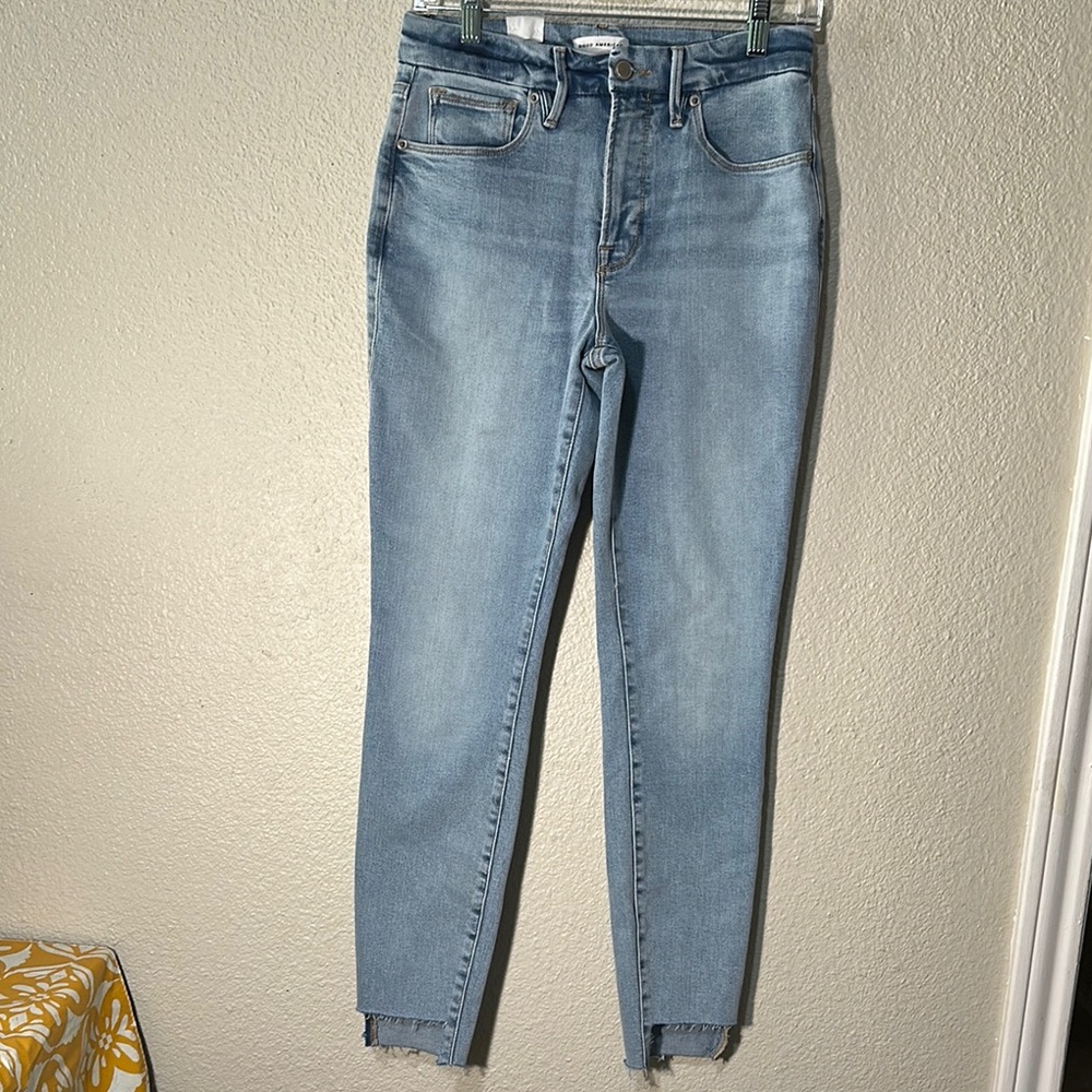 Good American Good Legs Step-Fray Jeans 4/27
Indigo 390
New Condition